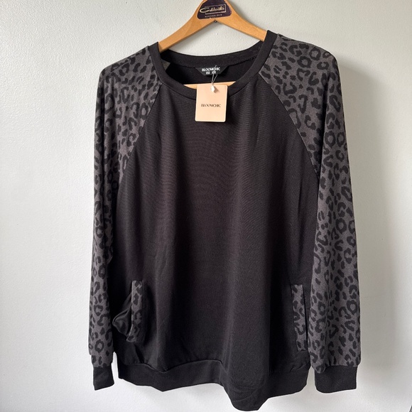 BLOOMCHIC lightweight sweatshirt with pockets - Picture 1 of 6